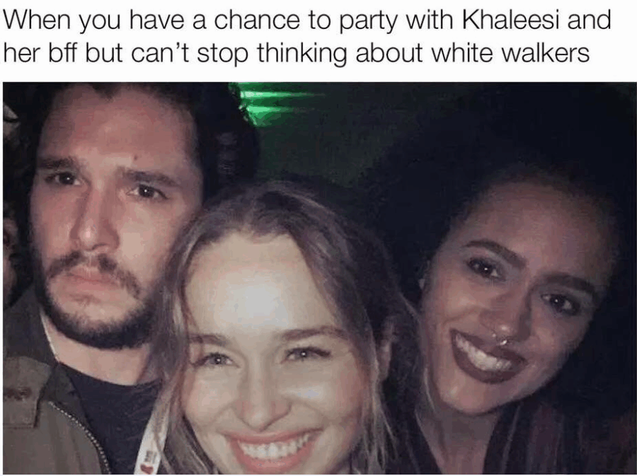 Meme με τους ηθοποιούς του Game of Thrones σε βραδινή έξοδο.