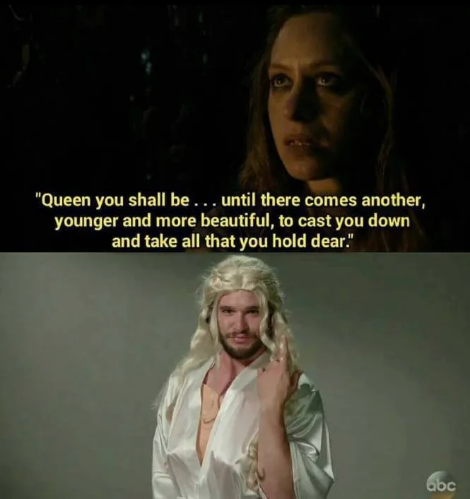Meme από το Game of Thrones με προφητεία και τον Kit Harington με ξανθιά περούκα.
