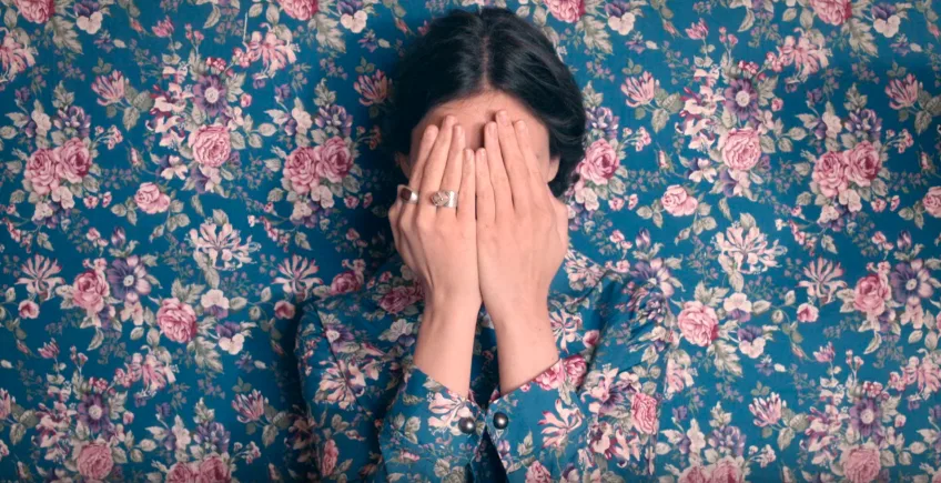 Η Γαλλίδα τραγουδίστρια Jain, της οποίας το video clip αποτέλεσε έμπνευση για το trailer της Φαίης Σκορδά.