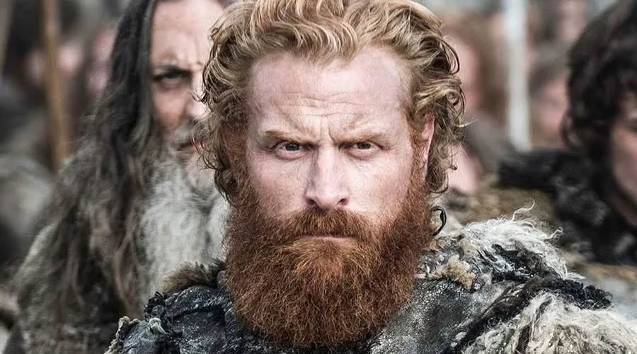 Ο Tormund από το Game of Thrones με έντονο βλέμμα και πυκνή κόκκινη γενειάδα.