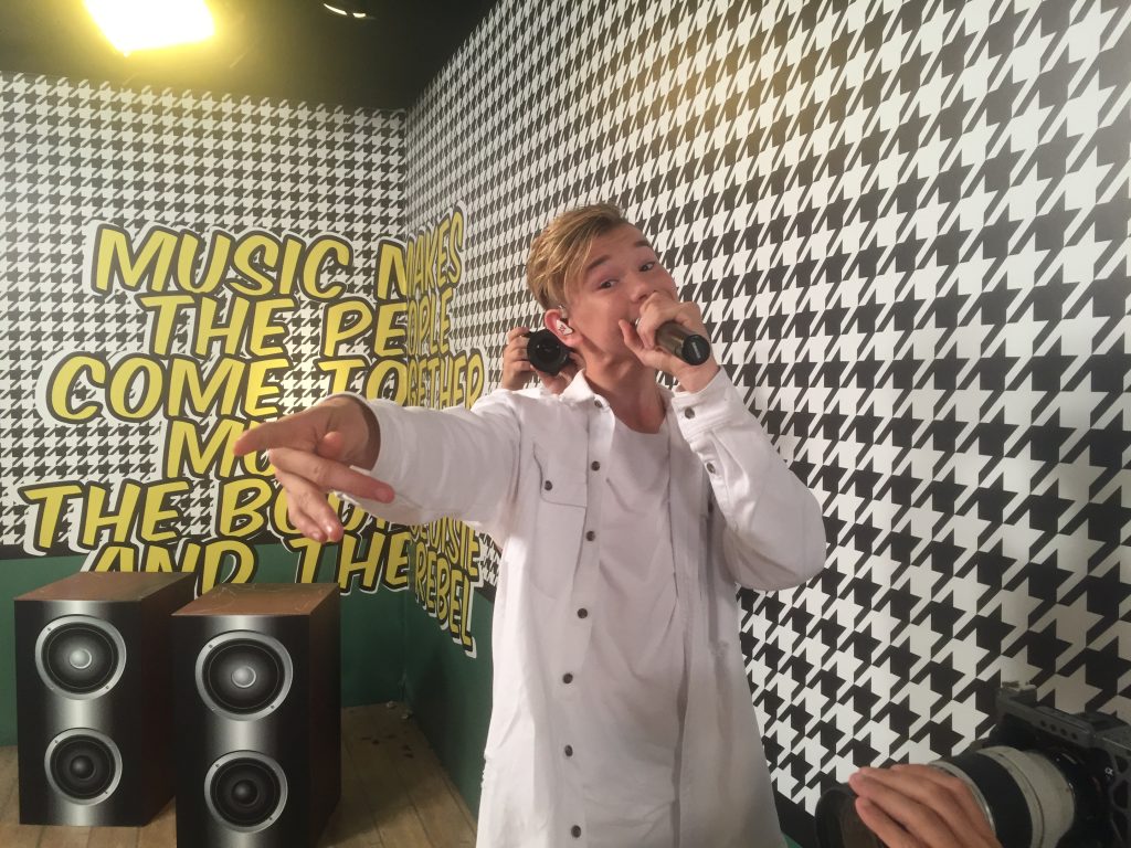 Ο Marcus Gunnarsen των Marcus & Martinus στα studio του MAD TV.
