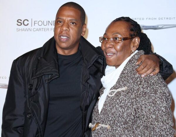 Σε κλάματα ξέσπασε ο Jay-Z όταν η μητέρα του, του ανακοίνωσε ότι είναι λεσβία