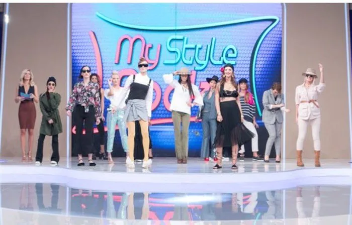 Η Ευαγγελία Αραβανή και οι παίκτριες του My Style Rocks στο πλατό της εκπομπής.