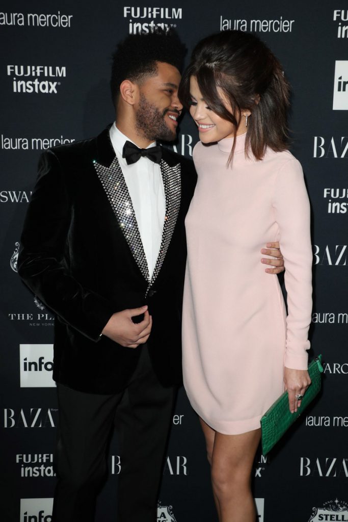 Ο The Weeknd και η Selena Gomez στο πάρτι Harper’s Bazaar ICONS κατά τη διάρκεια της Εβδομάδας Μόδας στη Νέα Υόρκη.