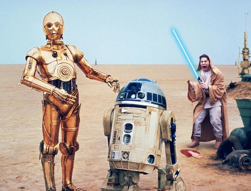 Ο Average Bob σε σκηνή Star Wars με τους C-3PO και R2-D2.