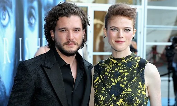 Kit Harington πήγε σε πάρτι ντυμένος ως Jon Snow