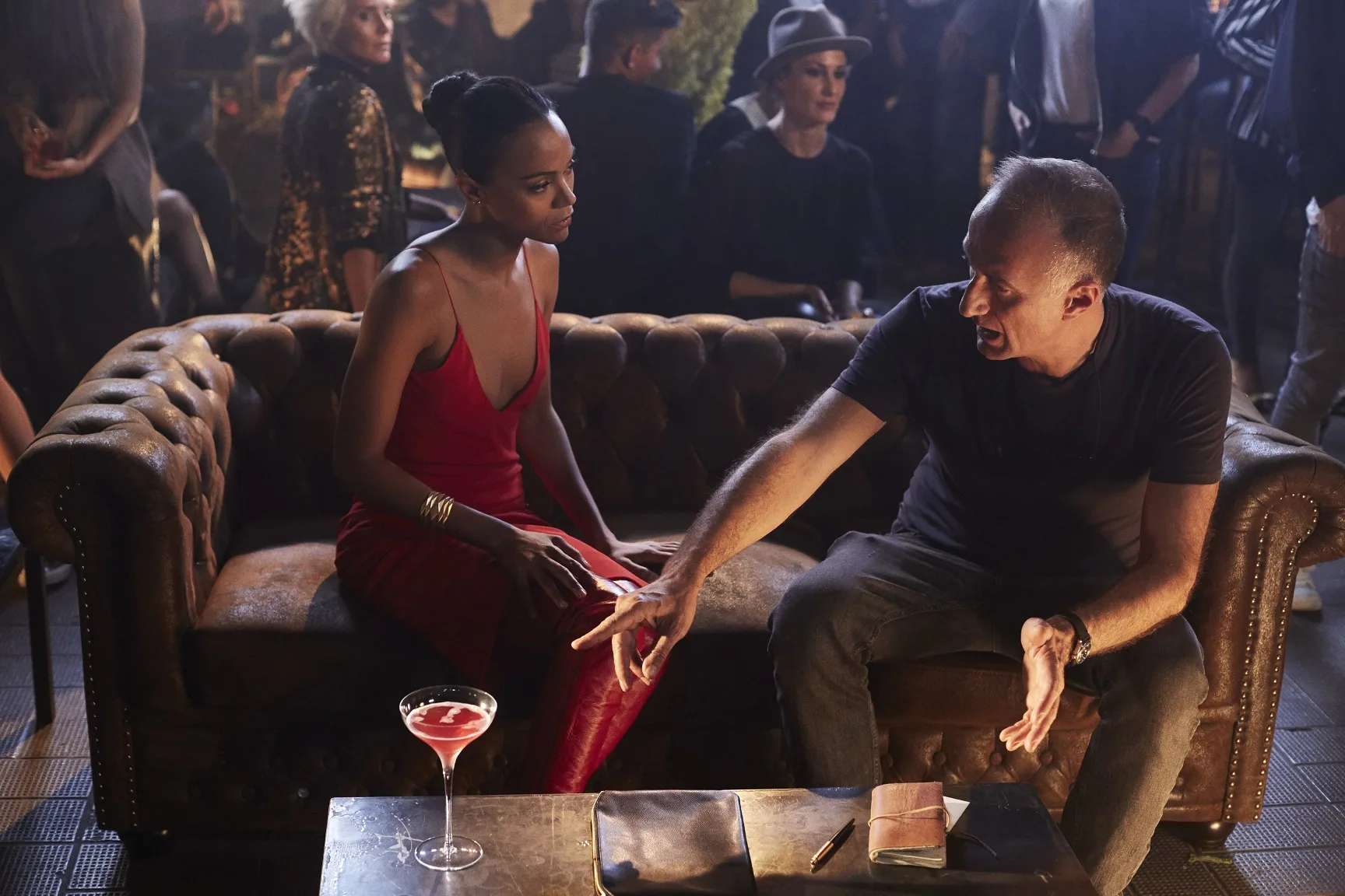 Η Zoe Saldana και ο Stefano Sollima σε γύρισμα ταινίας.