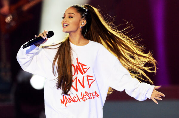 Η Ariana Grande σπάει κάθε ρεκόρ με τον τελευταίο της δίσκο!