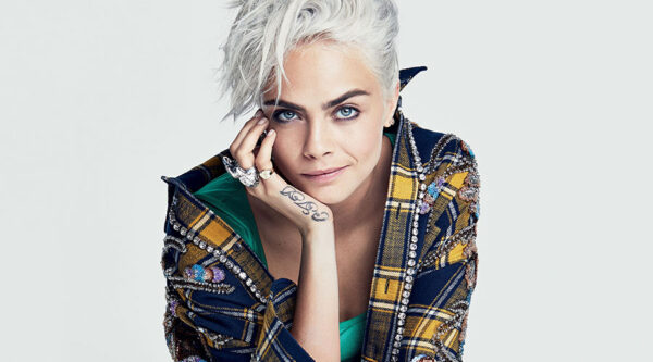 Η Cara Delevingne άλλαξε ολοκληρωτικά στυλ και μαλλιά – Η εμφάνιση στην παρουσίαση του βιβλίου της