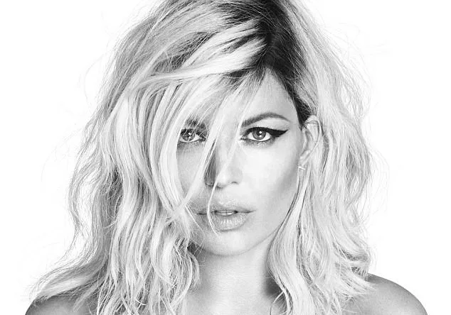 Fergie: Αναστατώνει η προκλητική φωτογράφιση