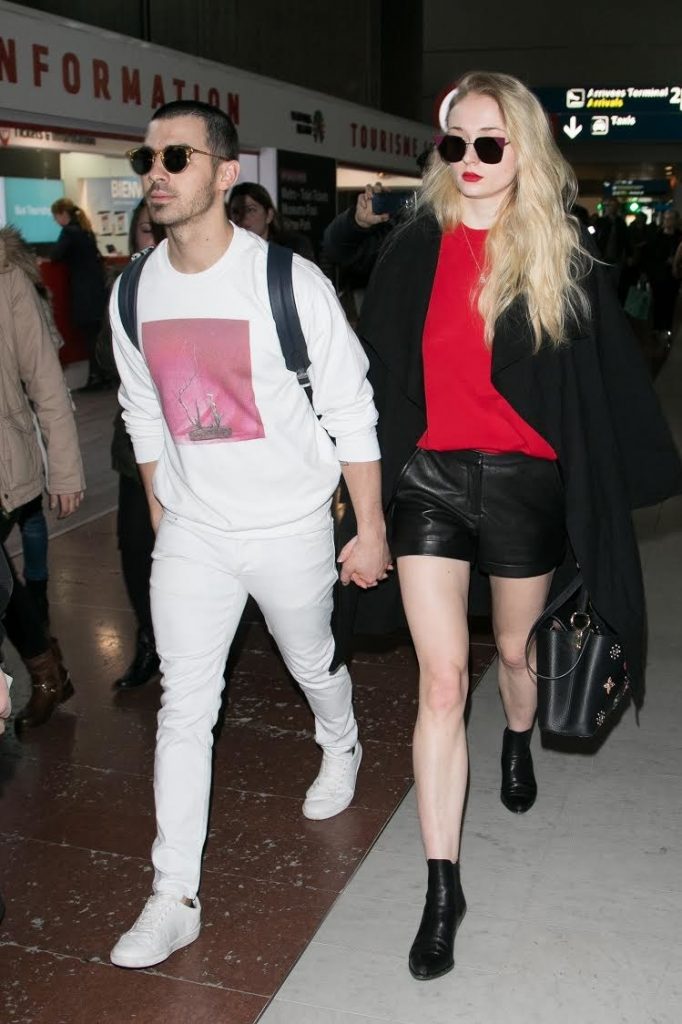Joe Jonas και η Sansa από το Game of Thrones αρραβωνιάστηκαν