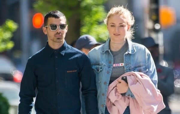 Ο Joe Jonas και η Sansa από το Game of Thrones αρραβωνιάστηκαν! – Από ποιους δέχτηκαν συγχαρητήρια;