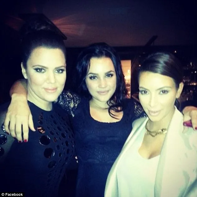 Η Khloe Kardashian, η Natalie Zettel και η Kim Kardashian σε κοινή φωτογραφία.