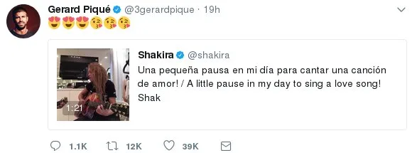 Tweet του Gerard Piqué που αναδημοσιεύει βίντεο της Shakira να παίζει κιθάρα.