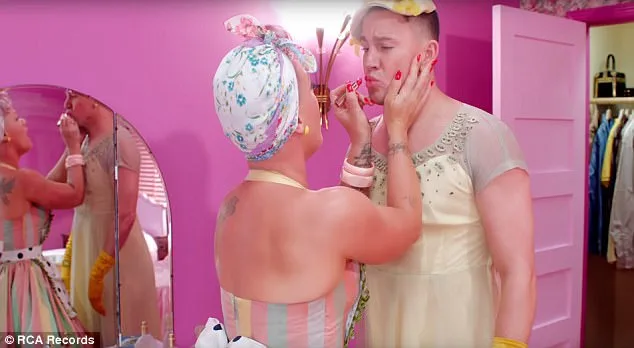 Η P!nk βάζει κραγιόν στον Channing Tatum στο video clip του Beautiful Trauma.
