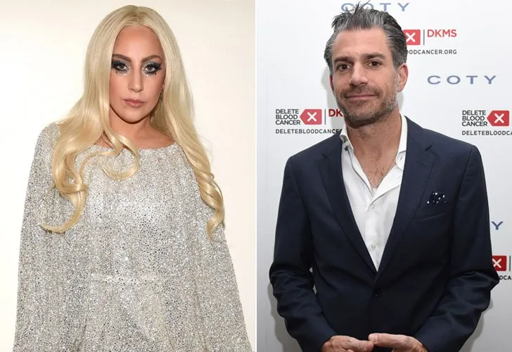 Η Lady Gaga με ασημί φόρεμα και ένας άνδρας με κοστούμι σε κολάζ.