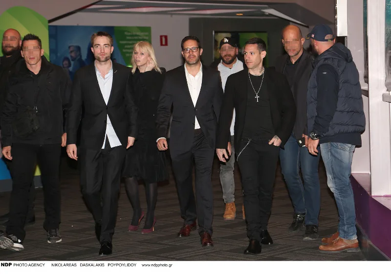 Ο Robert Pattinson και ο Πάρις Κασιδόκωστας στην πρεμιέρα της ταινίας Good Time στην Αθήνα.