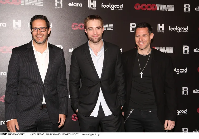 Ο Robert Pattinson με τον Πάρι Κασιδόκωστα στην πρεμιέρα της ταινίας Good Time.