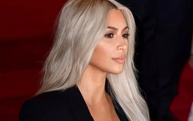 παρένθετη μητέρα της Kim Kardashian σε προχωρημένη εγκυμοσύνη!