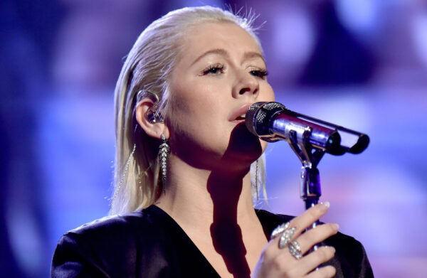 Η Christina Aguilera χωρίς make up σε νέα της φωτογράφιση! Είναι τελείως αγνώριστη