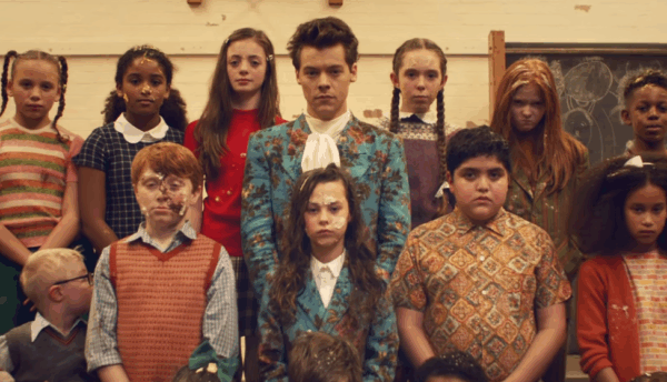 Κυκλοφόρησε το νέο βίντεο κλιπ του Harry Styles “Kiwi”!