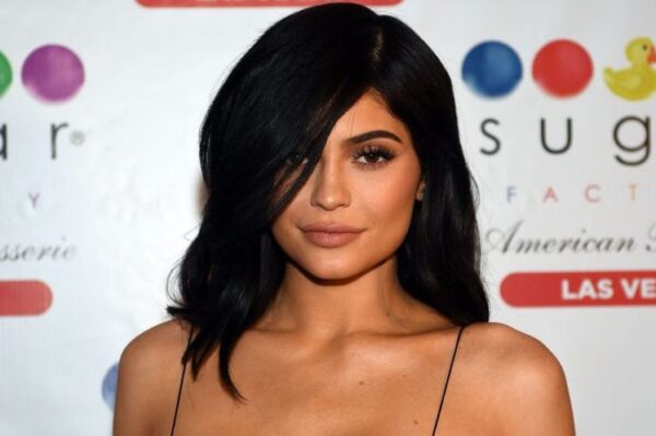 Δείτε τις πρώτες φωτογραφίες τις Kylie Jenner με φουσκωμένη κοιλίτσα!