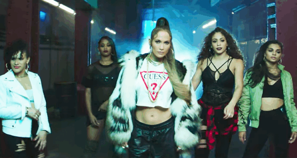 Η Jennifer Lopez έδωσε εικόνα στο νέο της single «Amor, Amor, Amor»