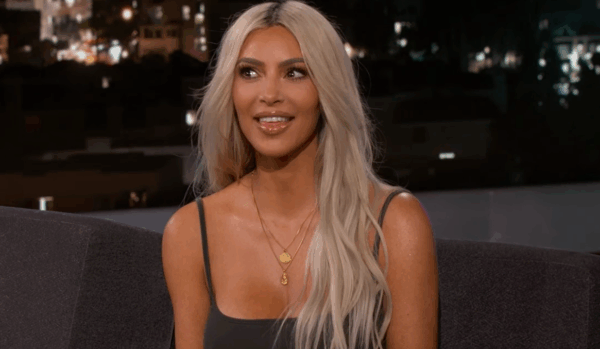 Η Kim Kardashian αποκάλυψε ποια από τις Kardashians έχασε πρώτη την παρθενιά της!