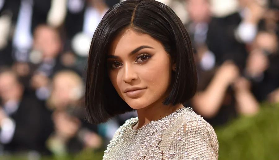 Kylie Jenner έκοψε τα μαλλιά της