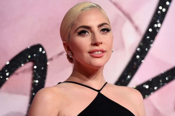 Βίντεο: Η Lady Gaga σταμάτησε συναυλία της για να βοηθήσει μια φαν που αιμορραγούσε