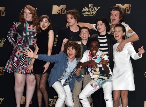 Ηθοποιοί του Stranger Things απάντησαν στις ερωτήσεις που γκουγκλάρει ο κόσμος γι’ αυτούς!