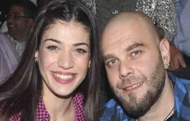 Η Ήβη Αδάμου και ο Μιχάλης Stavento σε κοντινό πλάνο.