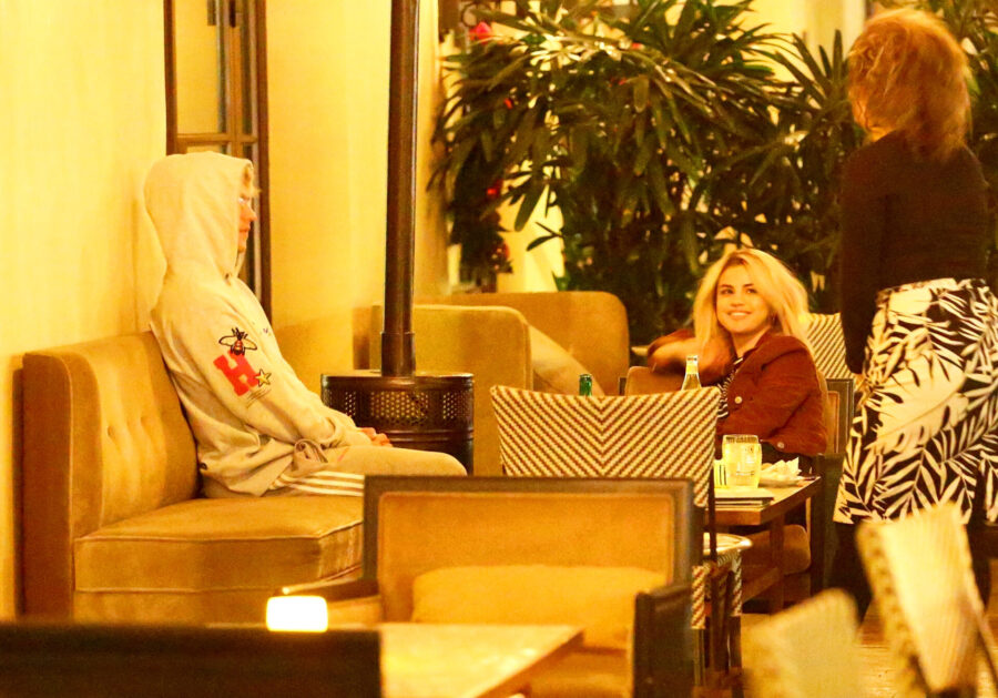 αγκαλιά Justin Bieber και Selena Gomez
