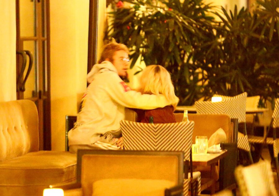 αγκαλιά Justin Bieber και Selena Gomez