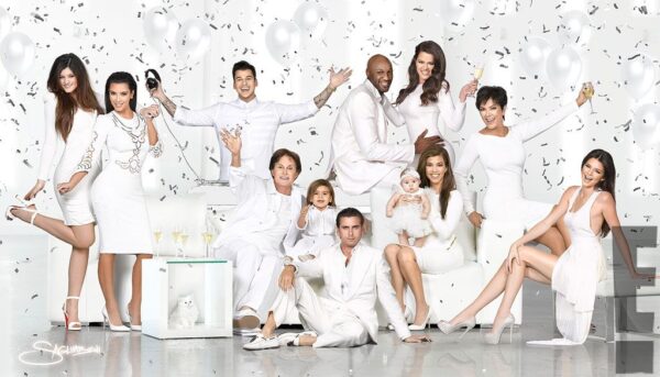 Τα παιδιά των Kardashian πρωταγωνιστούν στις Χριστουγεννιάτικες κάρτες της οικογένειας – Στην 1η κάρτα ο μικρός Saint