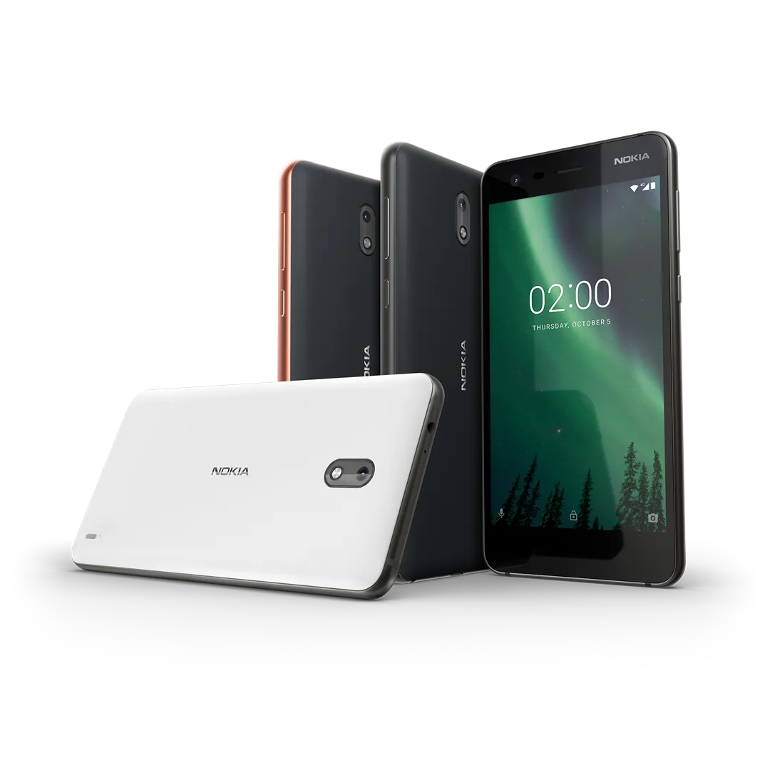 Τέσσερα smartphone Nokia σε διάφορα χρώματα.