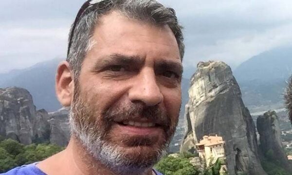 Δείτε τον γοητευτικό 21χρονο γιο του Γιάννη Σερβετά
