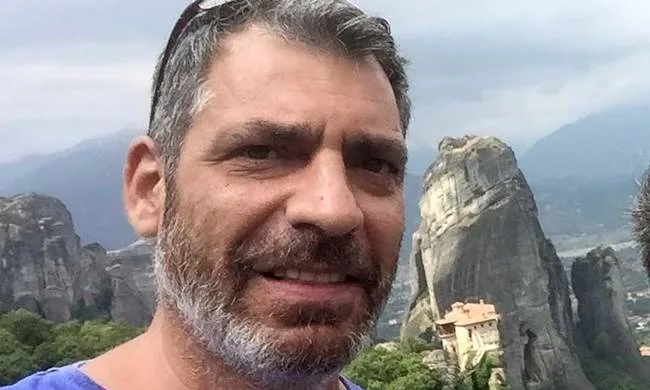 Δείτε τον γοητευτικό 21χρονο γιο του Γιάννη Σερβετά