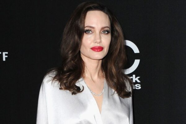 Η Angelina Jolie λέει για πρώτη φορά γιατί κατέρρευσε ο γάμος της με τον Brad Pitt – Τι ρόλο έπαιξε η τελευταία τους ταινία;