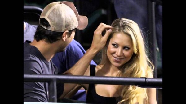 O Enrique Iglesias και η Anna Kournikova έγιναν γονείς!