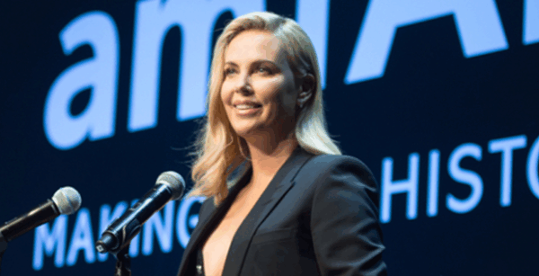 Τι περίεργο συμβαίνει με το πρόσωπο της Charlize Theron σε αυτές τις φωτογραφίες που έχουν γίνει viral;