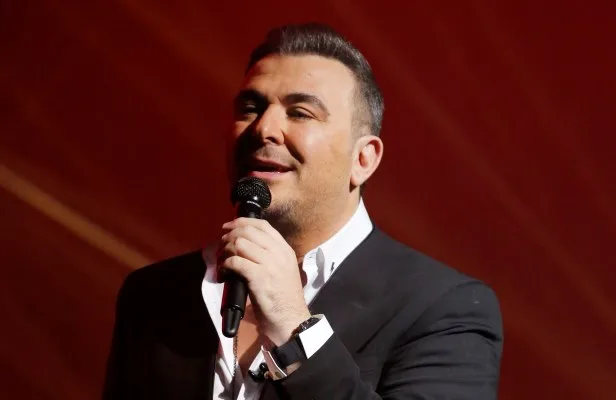 Αντώνης Ρέμος συζητά για τη δική του εκπομπή στην τηλεόραση