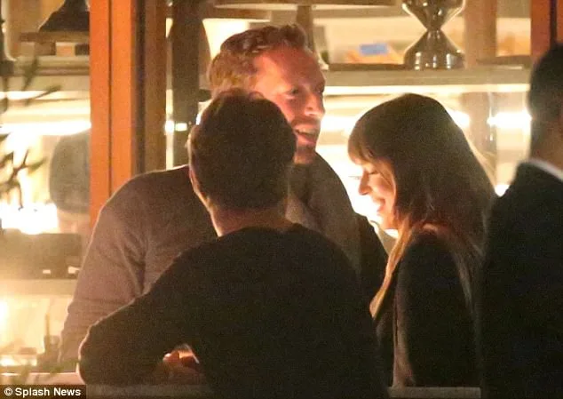Chris Martin και η Dakota Johnson