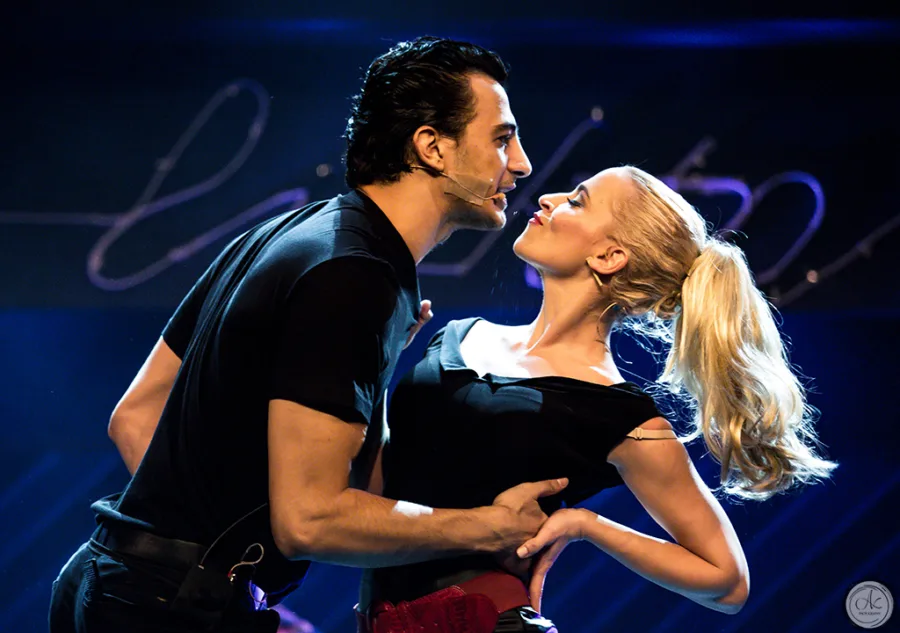παράταση των παραστάσεων Grease