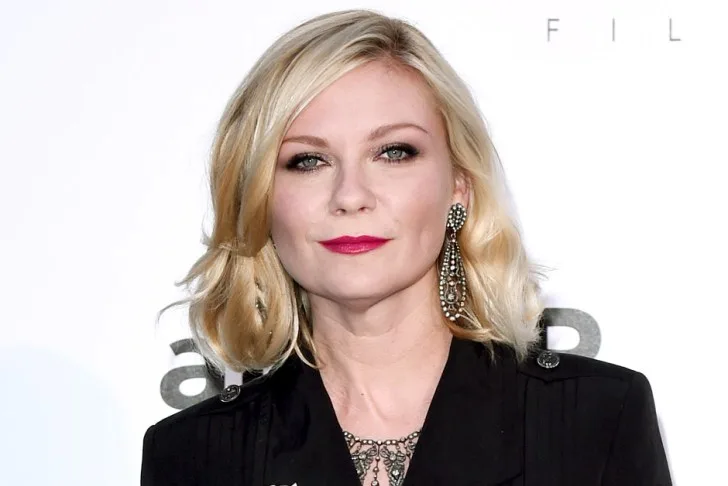 Kirsten Dunst επιβεβαίωσε την εγκυμοσύνη της με... μία φωτογράφηση!