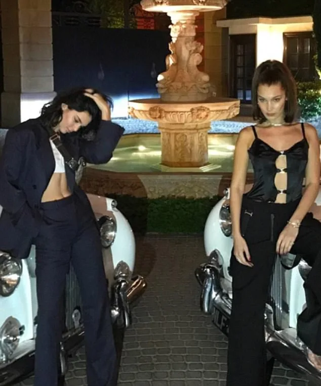 Kendall Jenner κάνει μια αποκαλυπτική εμφάνιση
