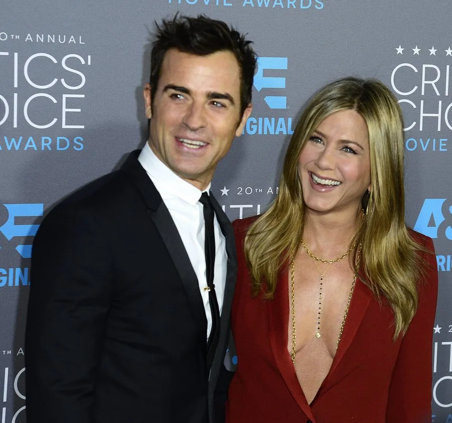 Η Jennifer Aniston και ο Justin Theroux σε κοινή τους εμφάνιση στο κόκκινο χαλί των Critics’ Choice Awards.