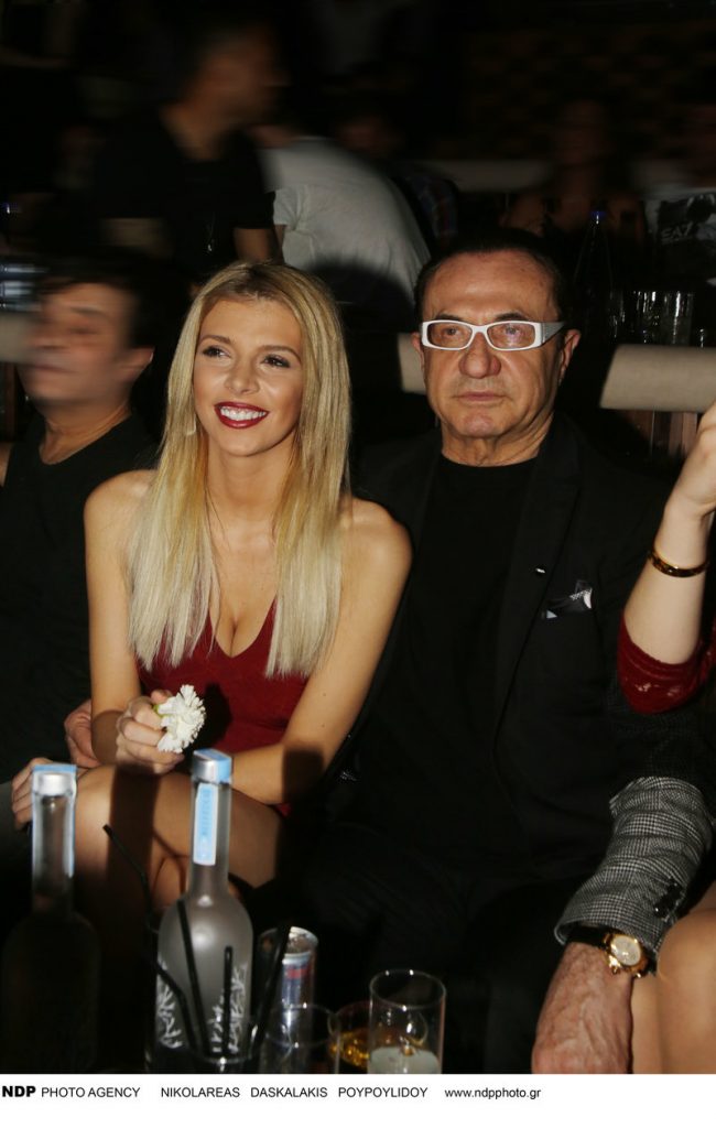 Η Χριστίνα Καρνέζη σε νυχτερινή έξοδο.