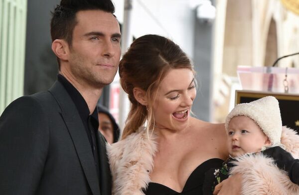 Adam Levine και η Behati Prinsloo: η πρώτη φωτογραφία της νεογέννητης κόρης τους!