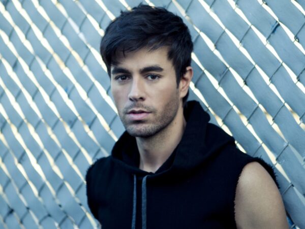 Γλυκές στιγμές στο Instagram για τον Enrique Iglesias και την Anna Kournikova με τα 4 παιδιά τους